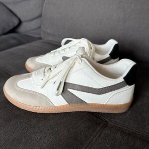 DV by Dolce Vita White and Black Sneakers